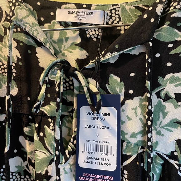 Floral Black and Green Dress - Picture 4 of 4